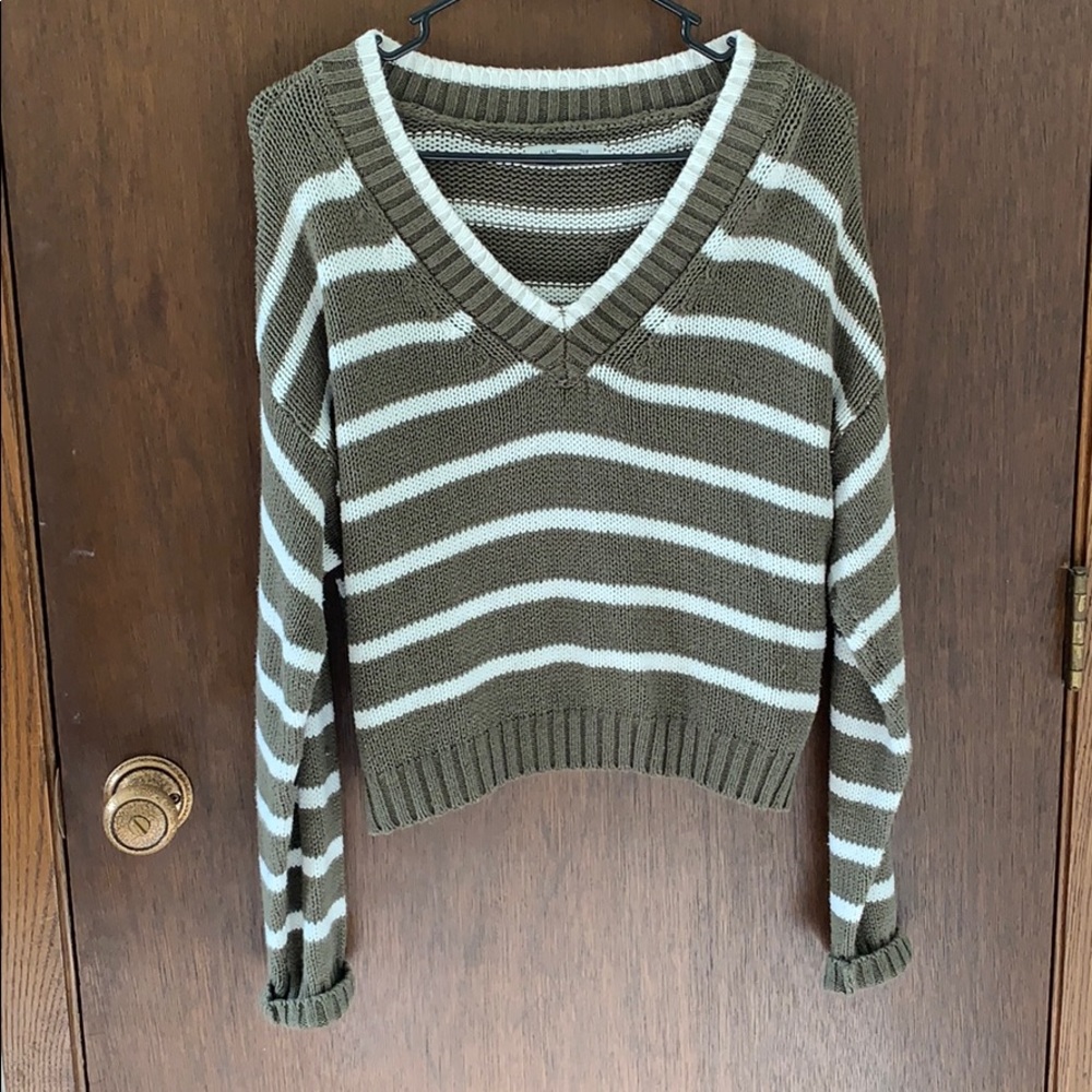 American Eagle Sweater